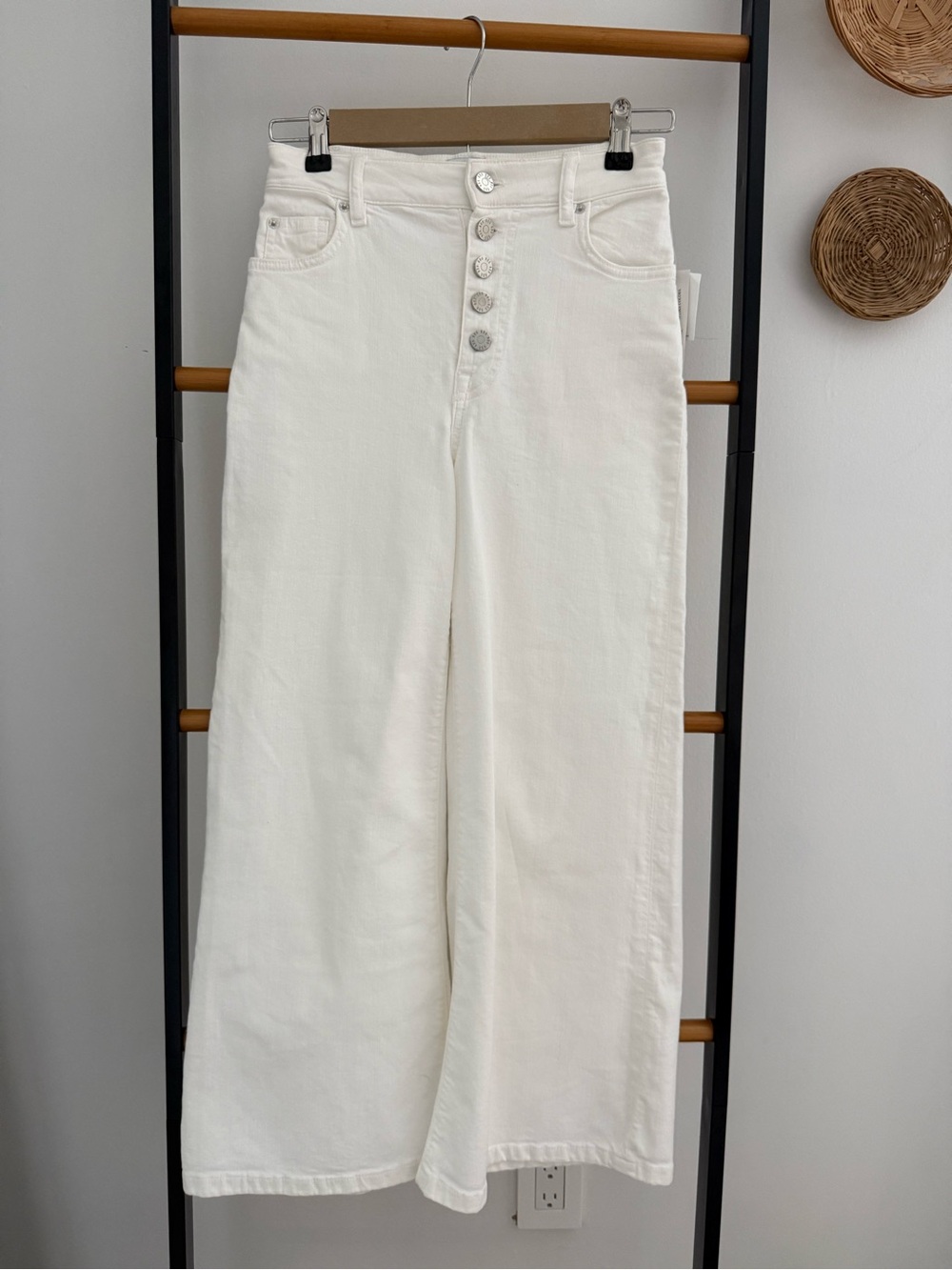 NWT BDG White High-Rise Wide Leg Button-Front Jeans